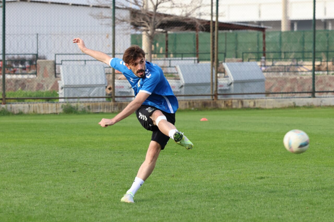 Bursaspor bir transferi daha bitirdi!