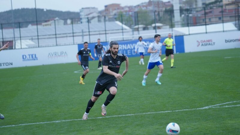 Bursaspor görüşme yaptığı bu oyuncudan yine vazgeçti! Sezonu 68 Aksaray Belediyespor’da 13 gol ve 7 asistle tamamlayan