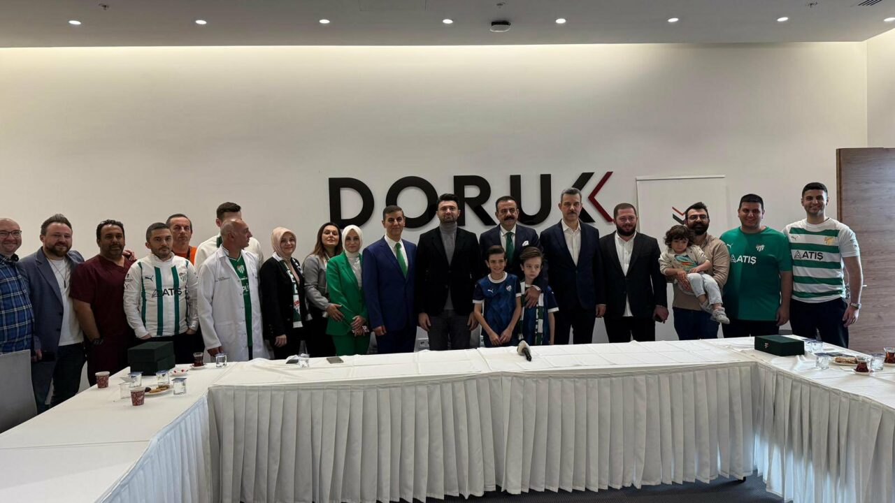 Bursaspor’dan sağlık sponsoru Doruk’a teşekkür ziyareti Bursaspor’dan sağlık sponsoru Doruk’a teşekkür ziyareti