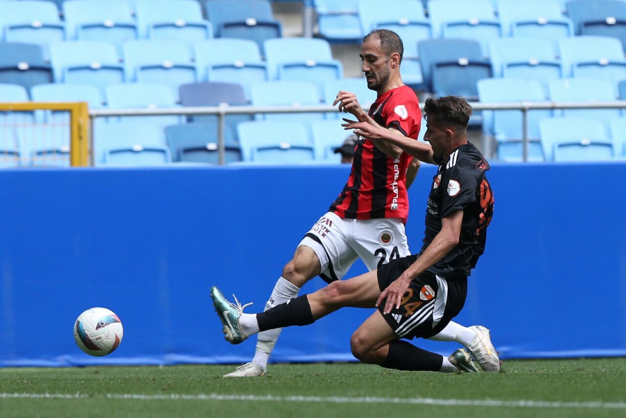 Bursaspor’dan savunmaya ‘Babacan’ isim!