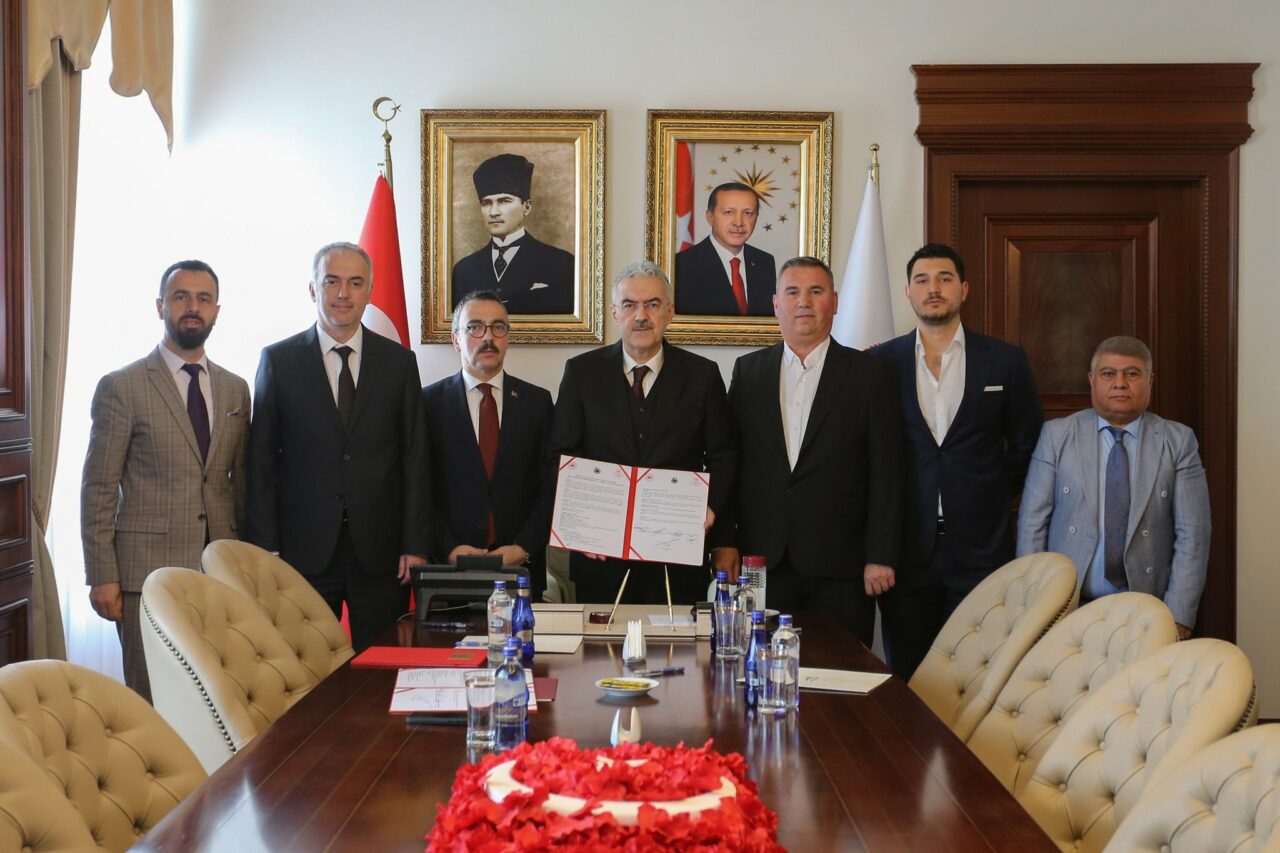 Bursa’nın bu ilçesine yeni Aile Sağlığı Merkezi yapımı için imzalar atıldı Bursa’nın bu ilçesine yeni Aile Sağlığı Merkezi yapımı için imzalar atıldı