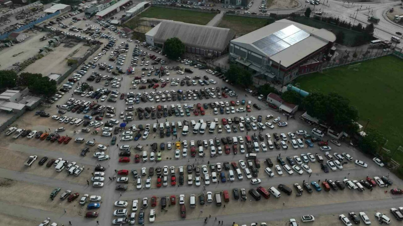 Bursa’da araba almak isteyenler buraya akın etti