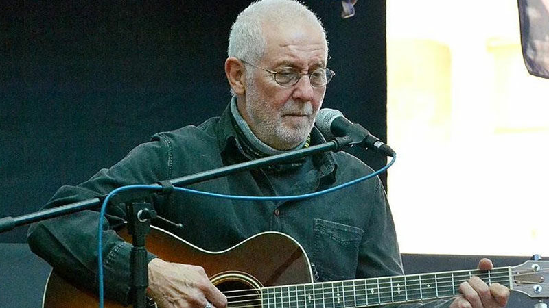 İlhan Şeşen hayatını kaybetti Usta sanatçı İlhan Şeşen, hayatını kaybetti. Bir süredir akciğer kanseriyle