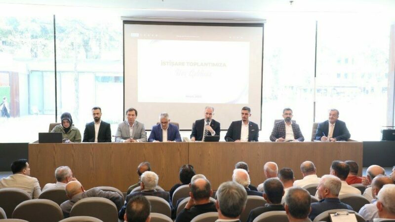 İnegöl Belediyesi’nde muhtarlarla istişare toplantısı İnegöl Belediyesi, şehirdeki yerel yönetim anlayışını güçlendirmek ve mahallelerin ihtiyaçlarını