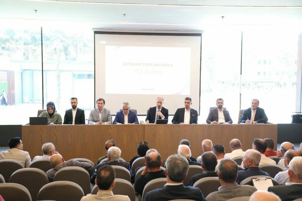 İnegöl Belediyesi’nde muhtarlarla istişare toplantısı İnegöl Belediyesi’nde muhtarlarla istişare toplantısı