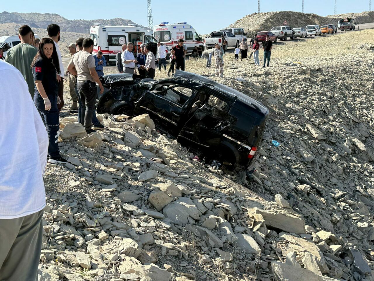 Korkunç kaza: Aynı aileden 3 kişi öldü