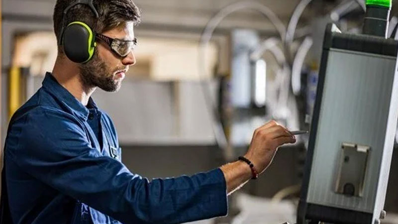 Dev fabrikadan lokavt kararı Dev fabrikadan lokavt kararı