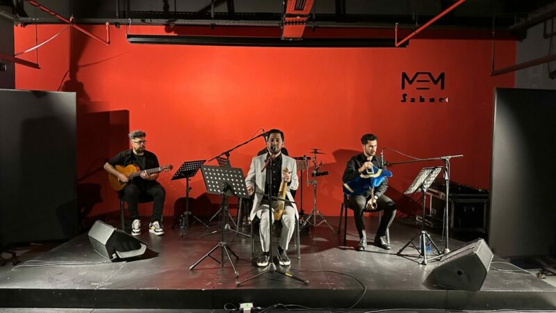 MEM Sahne konserleri bu ay "Karadeniz'e Doğru" temasıyla gerçekleştirildi. Kemençe,