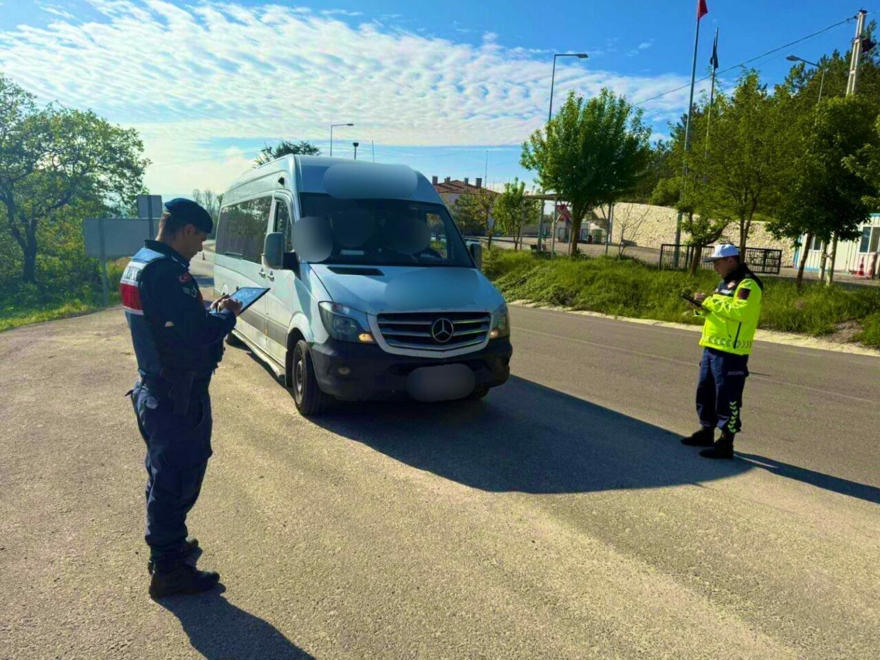 Bursa jandarmasından okul çevresinde huzur denetimi