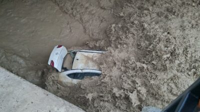 Osmaniye’yi sağanak vurdu