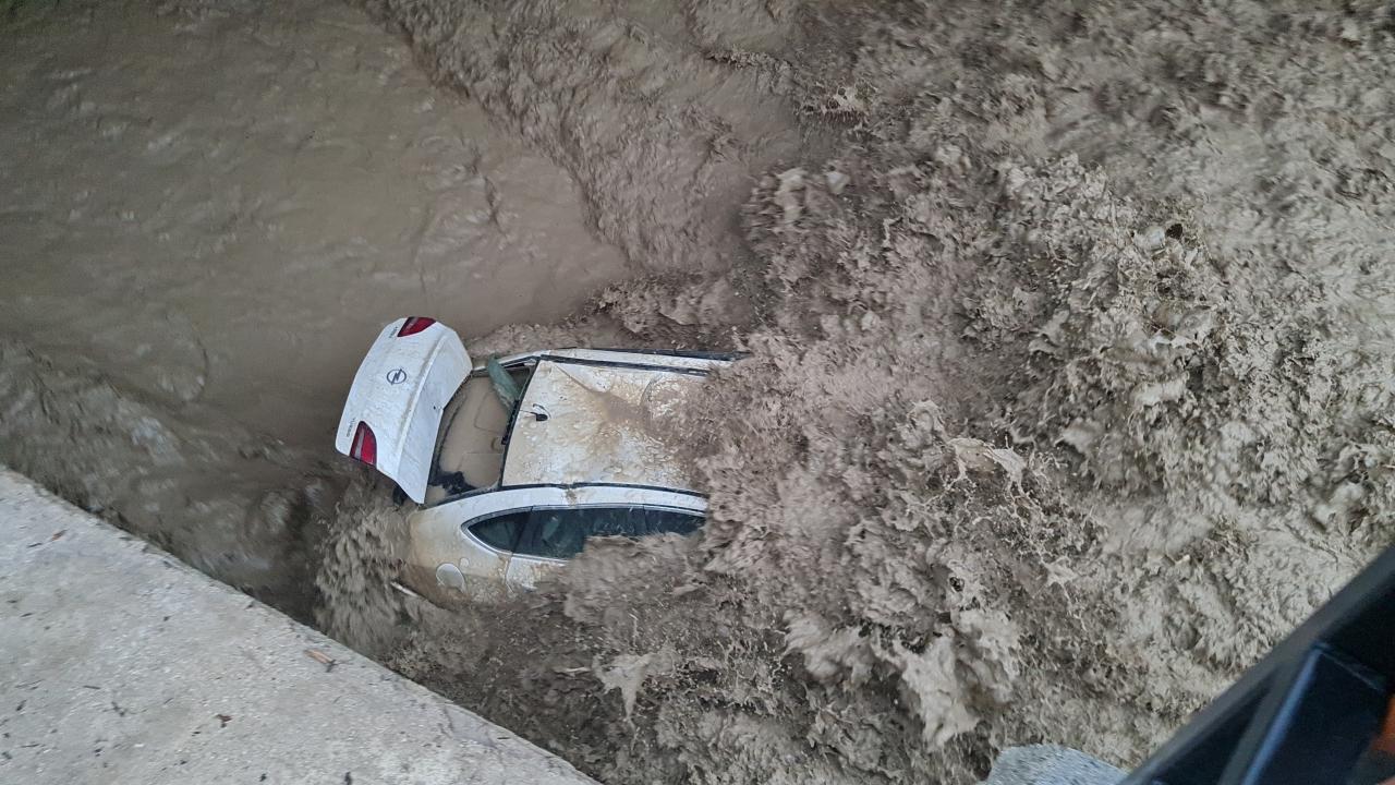 Osmaniye’yi sağanak vurdu