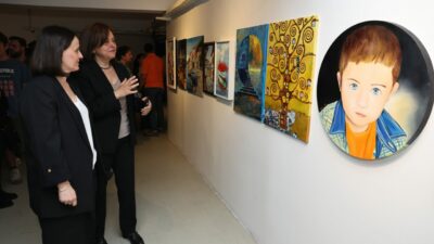 Nilüfer’de yetişkinlerin sergisi izlenime açıldı