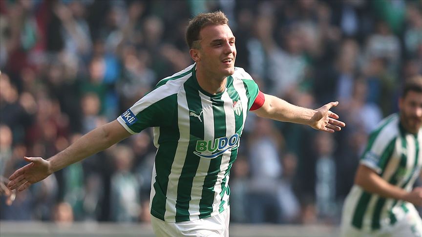 Bursaspor eski kaptanı yuvaya döndü 