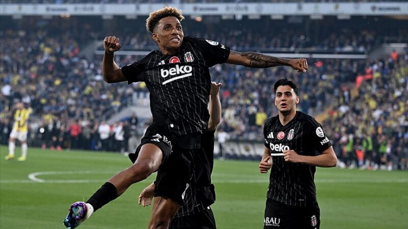 Trendyol Süper Lig'in 34. haftasında oynanan derbide Beşiktaş, deplasmanda Fenerbahçe'yi