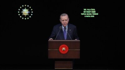Cumhurbaşkanı Erdoğan: Vakıflar, gençlerin yuva kurmasına destek olmalı