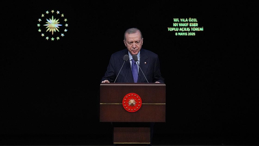 Cumhurbaşkanı Erdoğan: Vakıflar, gençlerin yuva kurmasına destek olmalı
