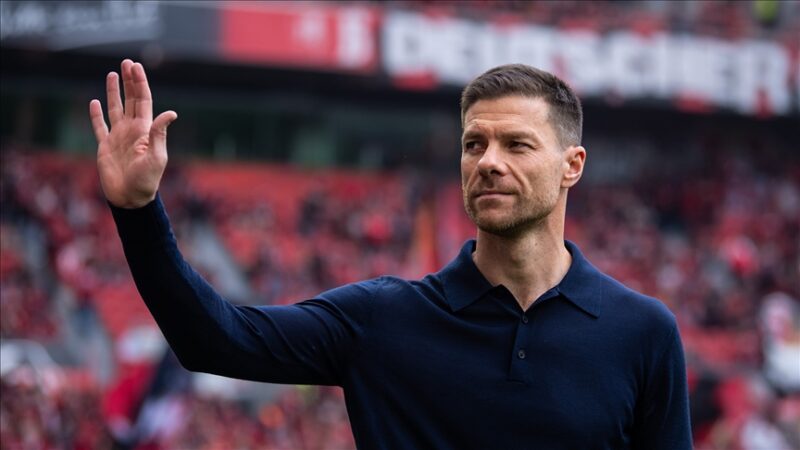 Almanya 1. Futbol Ligi (Bundesliga) ekibi Bayer Leverkusen'in teknik direktörü