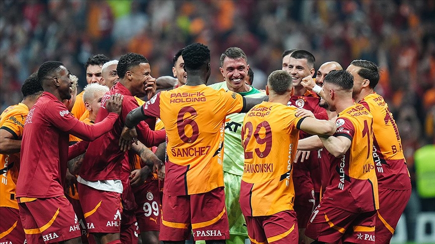 Galatasaray 5. yıldızı takan ilk takım oldu