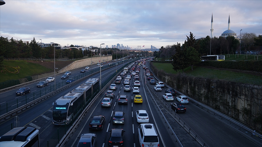 Trafiğe nisanda 191 bin 983 aracın kaydı yapıldı