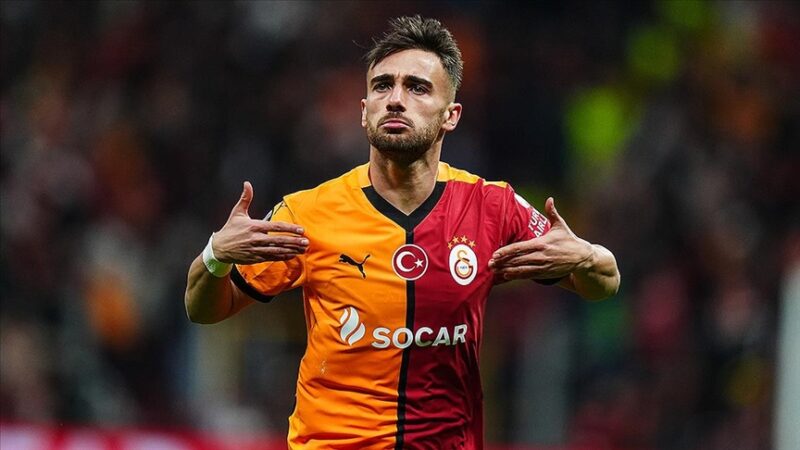 Galatasaraylı futbolcu Yunus Akgün, sol dizindeki menisküs yırtığı nedeniyle ameliyat