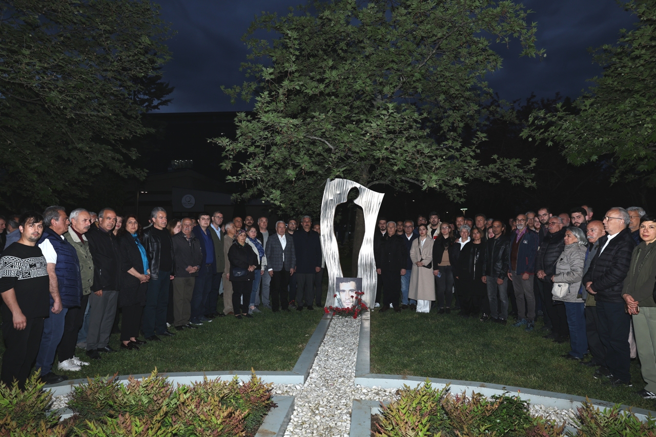 Bursa Üç Fidan Anıtı’nda şafak nöbeti