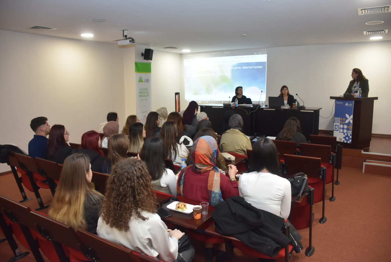 Bursa’da geleceğin moda tasarımcıları bu programda yetişiyor