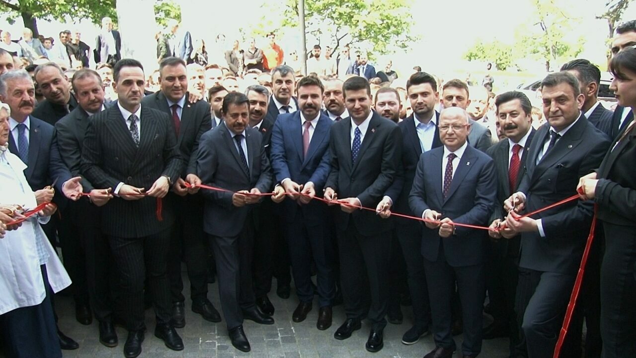 Ülkü Ocakları Bursa İl Başkanlığı yeni hizmet binası açıldı Ülkü Ocakları Bursa İl Başkanlığı yeni hizmet binası açıldı