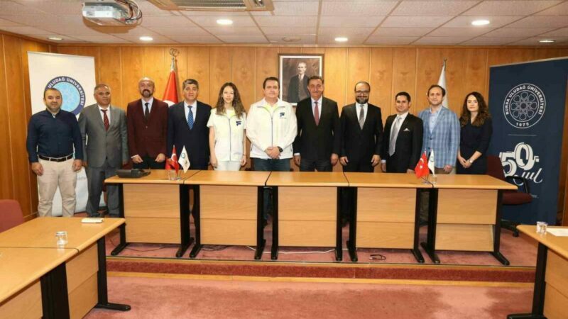 Bursa Uludağ Üniversitesi sanayi iş birliği devam ediyor Bursa Uludağ Üniversitesi (BUÜ), farklı sektör temsilcileriyle işbirliği protokollerini hayata