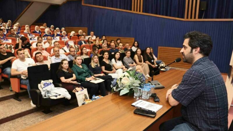 Nilüfer Belediyesi’nin "2025 Yılın Yazarı Rıfat Ilgaz" etkinlikleri kapsamında oyuncu