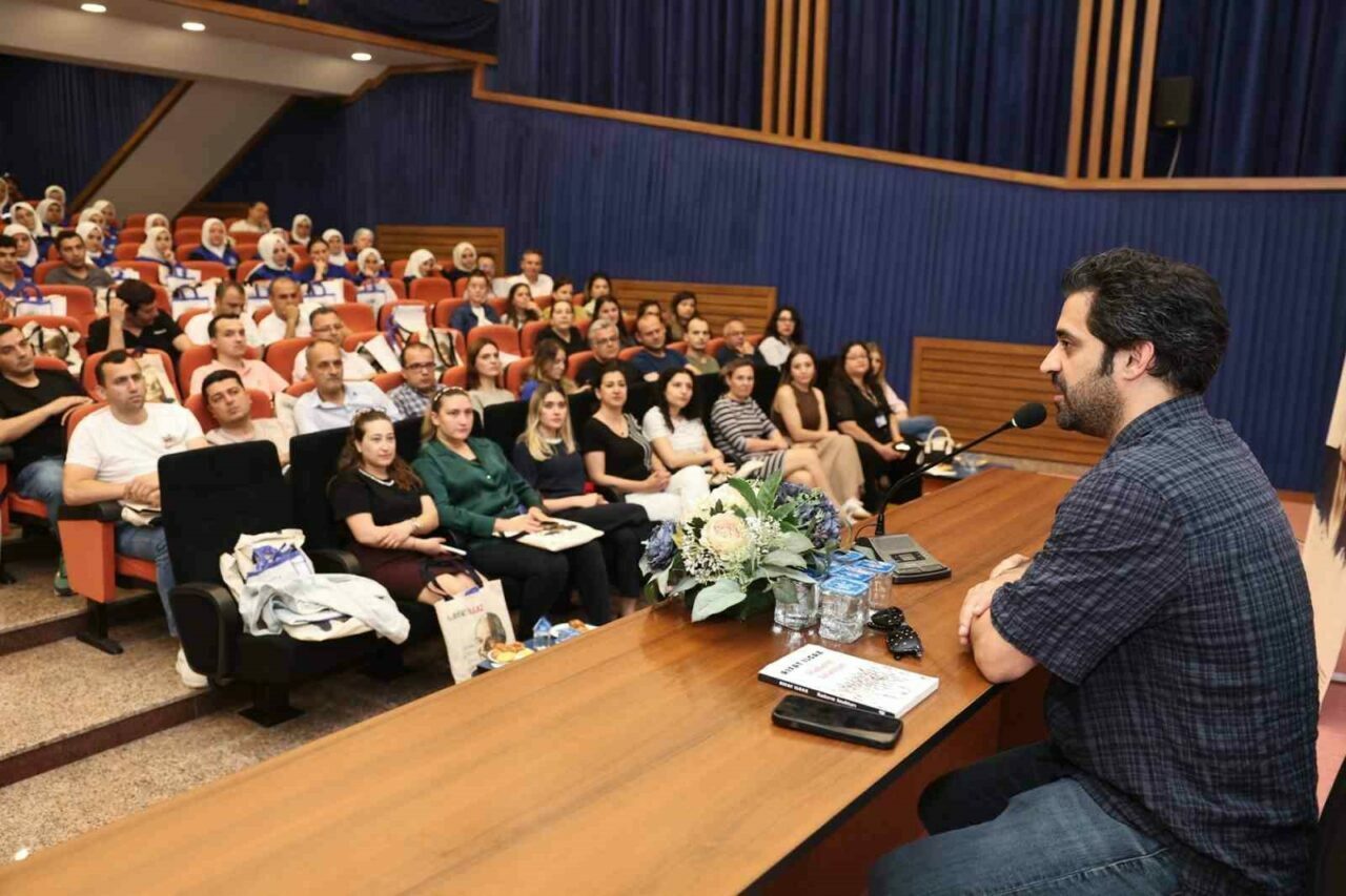Ünlü oyuncu Bursa’da Marmarabirlik işçileriyle buluştu