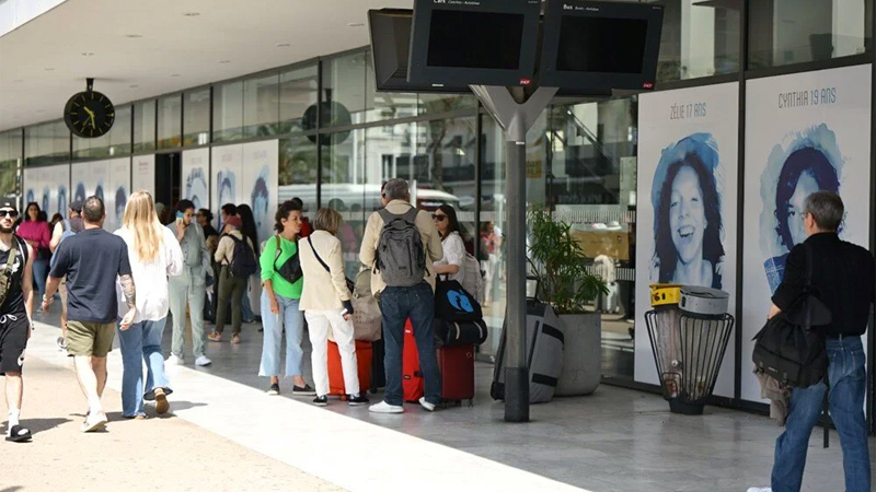 Bir ülke daha aynı kâbusu yaşıyor! Trafik ışıkları da çalışmadı