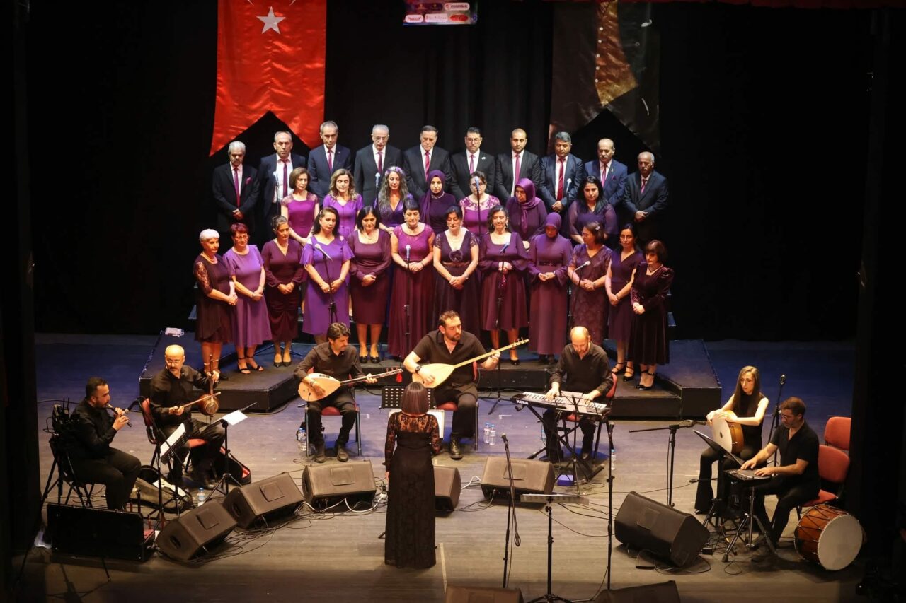 Bursa’da Şavşat rüzgarı: Türkülerle yoğrulan geceye yoğun ilgi
