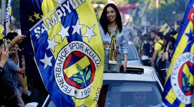 Fenerbahçe Beko, EuroLeague şampiyonluğunu taraftarıyla kutladı