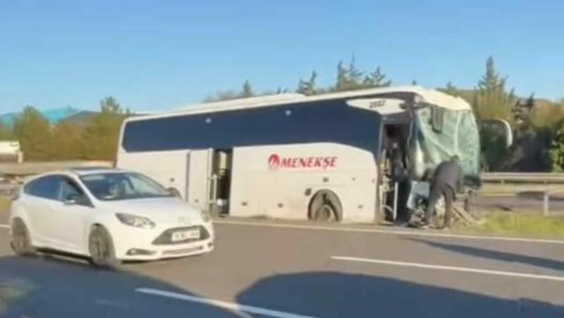 Bursa’ya dönüş yolunda kaza: 4 öğrenci yaralı