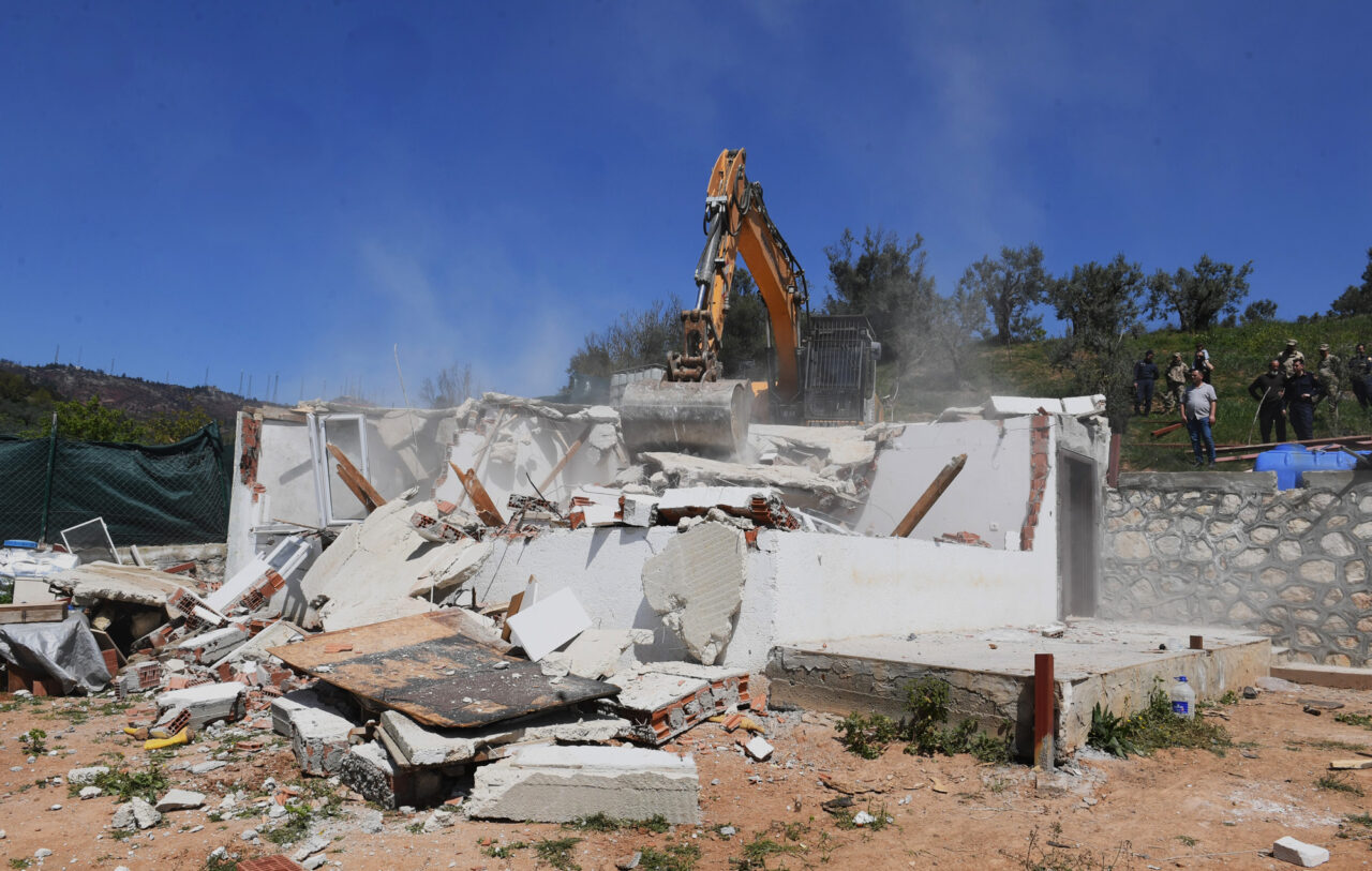 Bursa’da yıkım sürüyor! Yerle bir edildiler