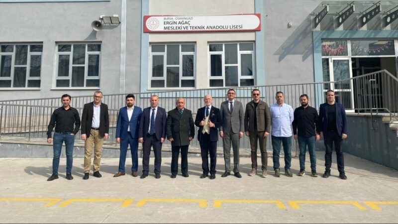 Bursa’nın bu lisesine talih kuşu kondu Olay Gazetesi Yazarı Ahmet Emin Yılmaz, Ergin Ağaç Ticaret Mesleki