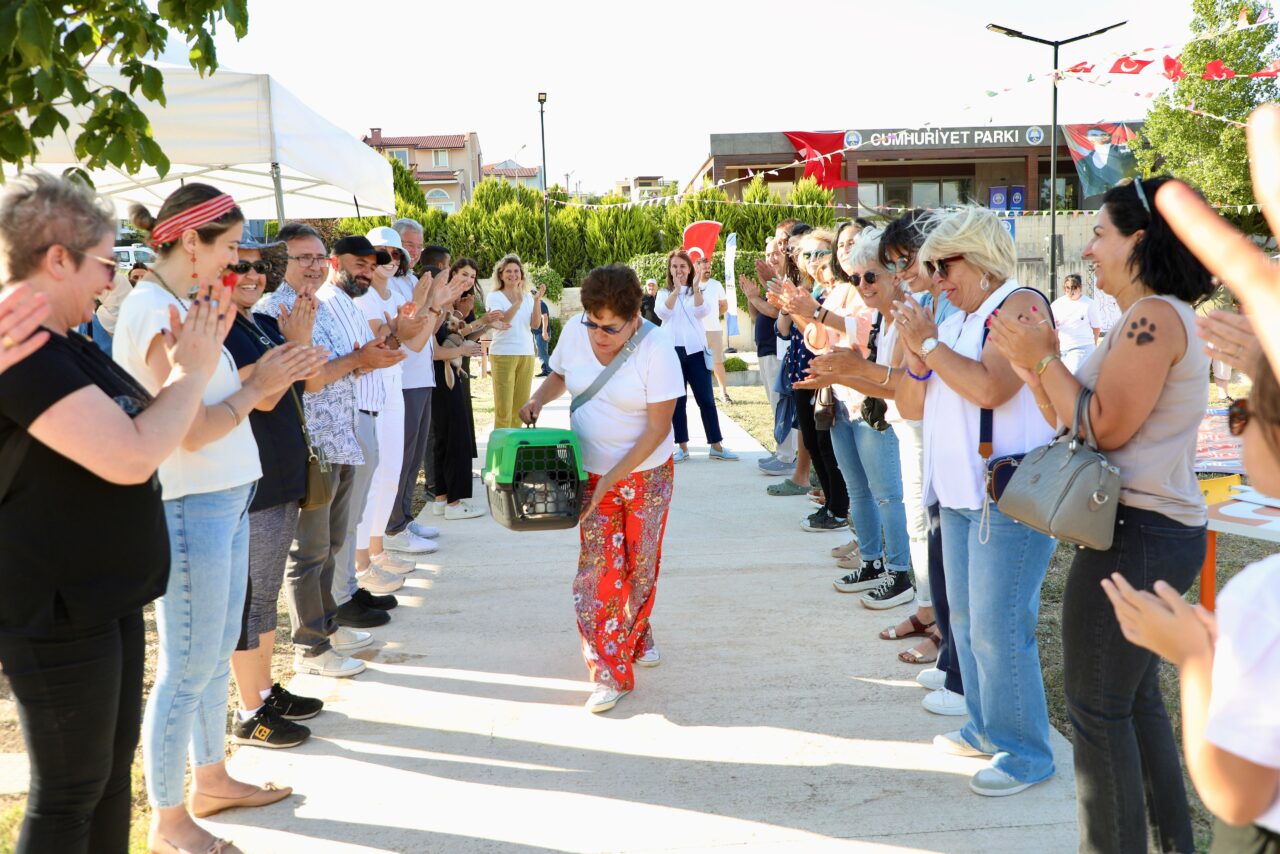 Bursa’da örnek şenlik: Can dostlar sahiplendirildi