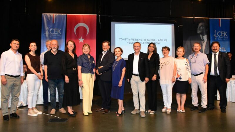 Çağdaş Eğitim Kooperatifi'nin (ÇEK) 30. Olağan Genel Kurulunda başkanlığa yeniden