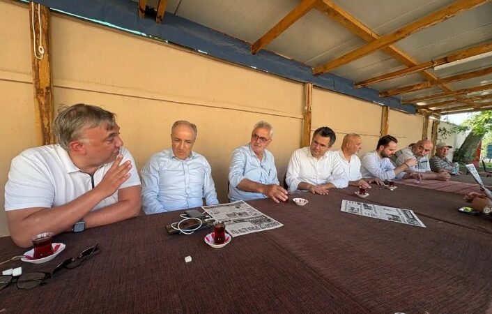 Bursalı siyasetçiden dikkat çeken tespit; ‘Ankara’nın derdiyle Türkiye’nin derdi arasında dağlar var’ Olay Gazetesi Yazarı Ahmet Emin Yılmaz, Balıkesir Milletvekili Burak Dalgın'ın