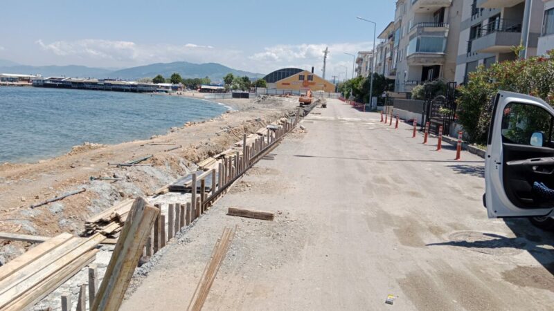 Olay Gazetesi Yazarı Ahmet Emin Yılmaz, Mudanya İstasyon Caddesi’ndeki çalışmayı