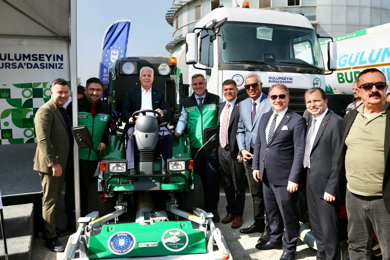 Bursa Büyükşehir’den tarım ve peyzaj filosuna yeni araçlar
