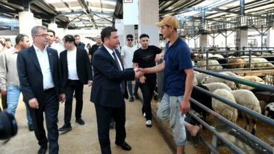 Başkan Aydın’dan kurban pazarına ziyaret