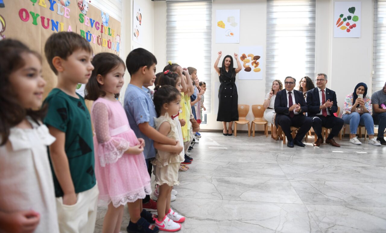 Minik öğrencilerin Osmangazi’de karne heyecanı