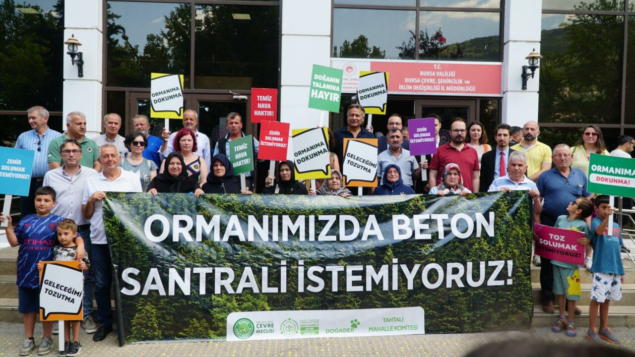Bursa’nın bu mahallesinde yaşayanlar isyan etti; ‘Zehir solumak istemiyoruz’