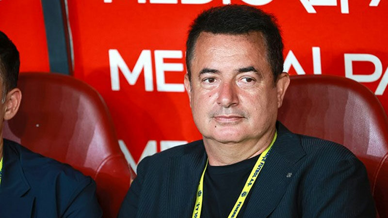 Fenerbahçe’de Acun Ilıcalı görevinden ayrıldı Fenerbahçe Asbaşkanı Acun Ilıcalı, görevinden resmen ayrıldı.
