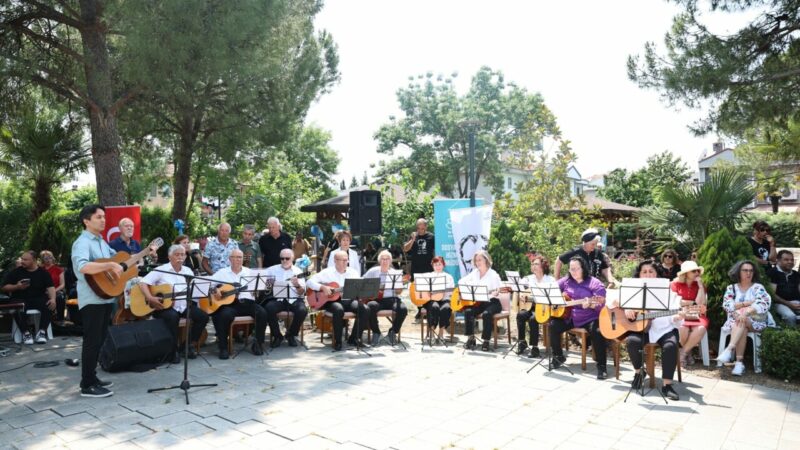 Nilüfer Belediyesi Altınşehir Olgun Gençlik Merkezi'nde düzenlenen yıl sonu gösterisi