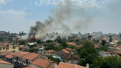 Antalya’da tarihi Kaleiçi’nde yangın