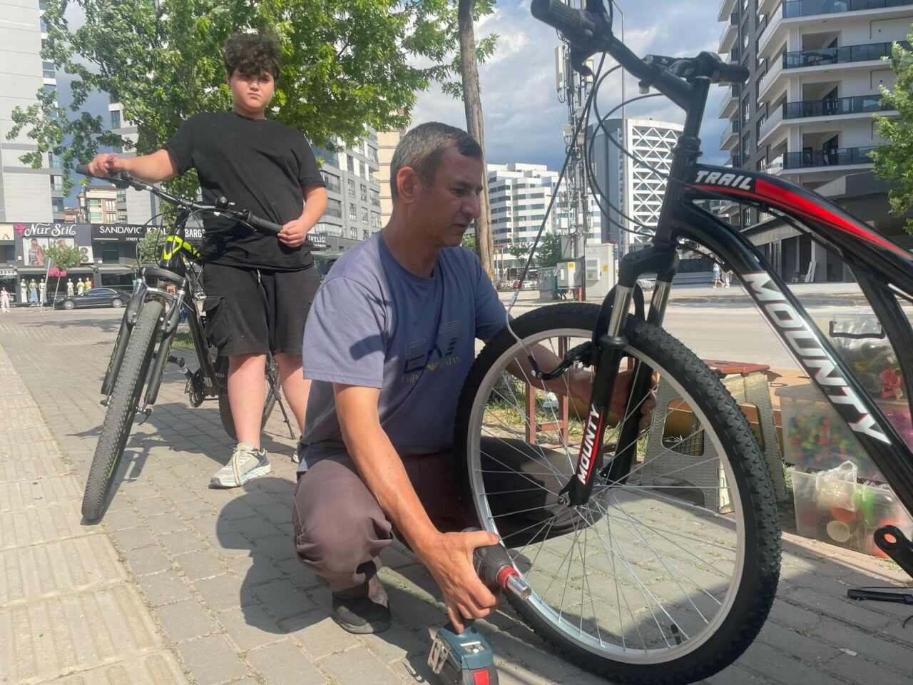 Bursa’da çocuklar dört gözle onun yolunu gözlüyor…