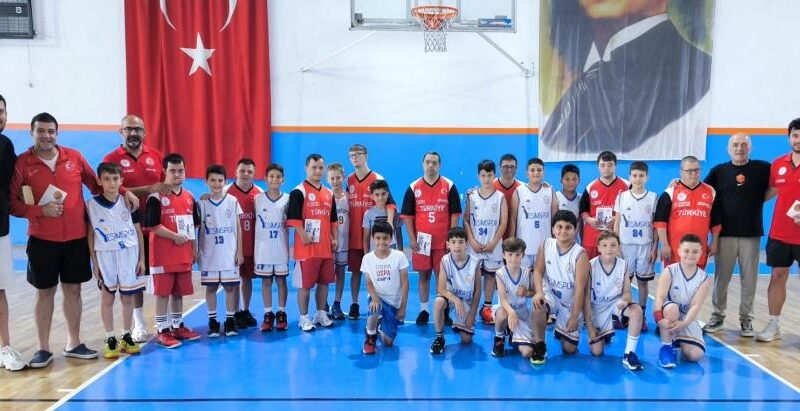 Yeşimspor’a çok özel ziyaret Down Sendromlular Basketbol Milli Takımı, Avrupa Şampiyonası öncesinde Yeşim Spor