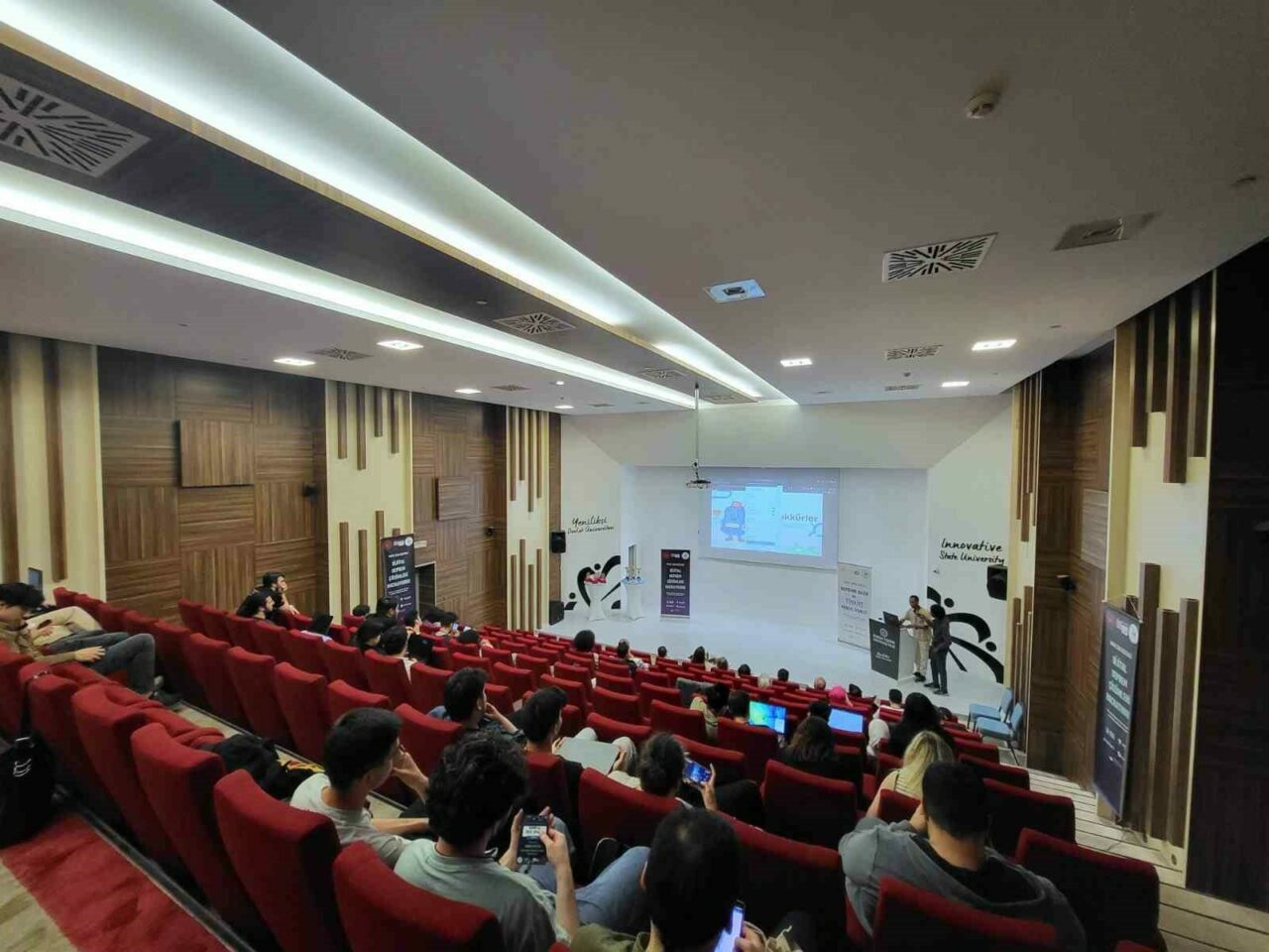 BTÜ’de Dijital Deprem Çözümleri Hackathonu gerçekleştirildi